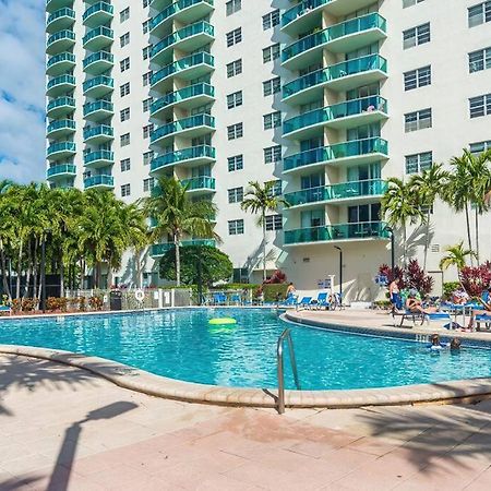 Miami Holiday Apartments Sunny Isles Beach Exterior photo