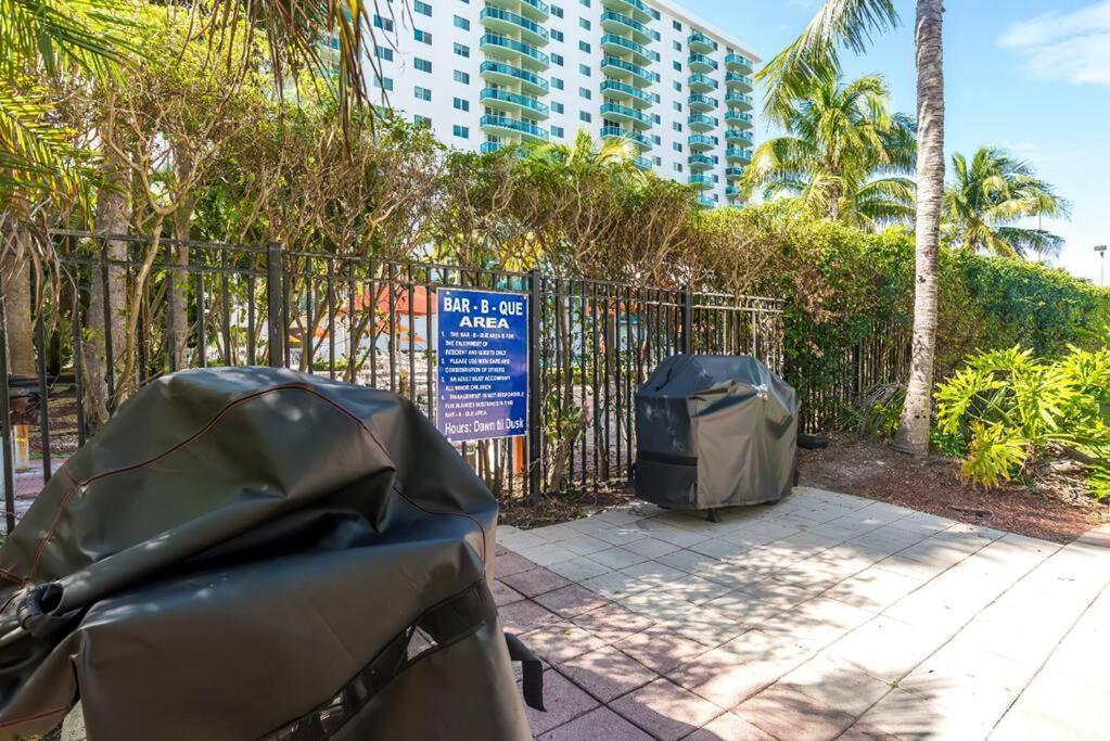 Miami Holiday Apartments Sunny Isles Beach Exterior photo